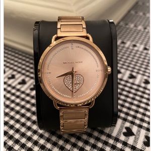 Authentic Michael Kors watch. Excellent condition!